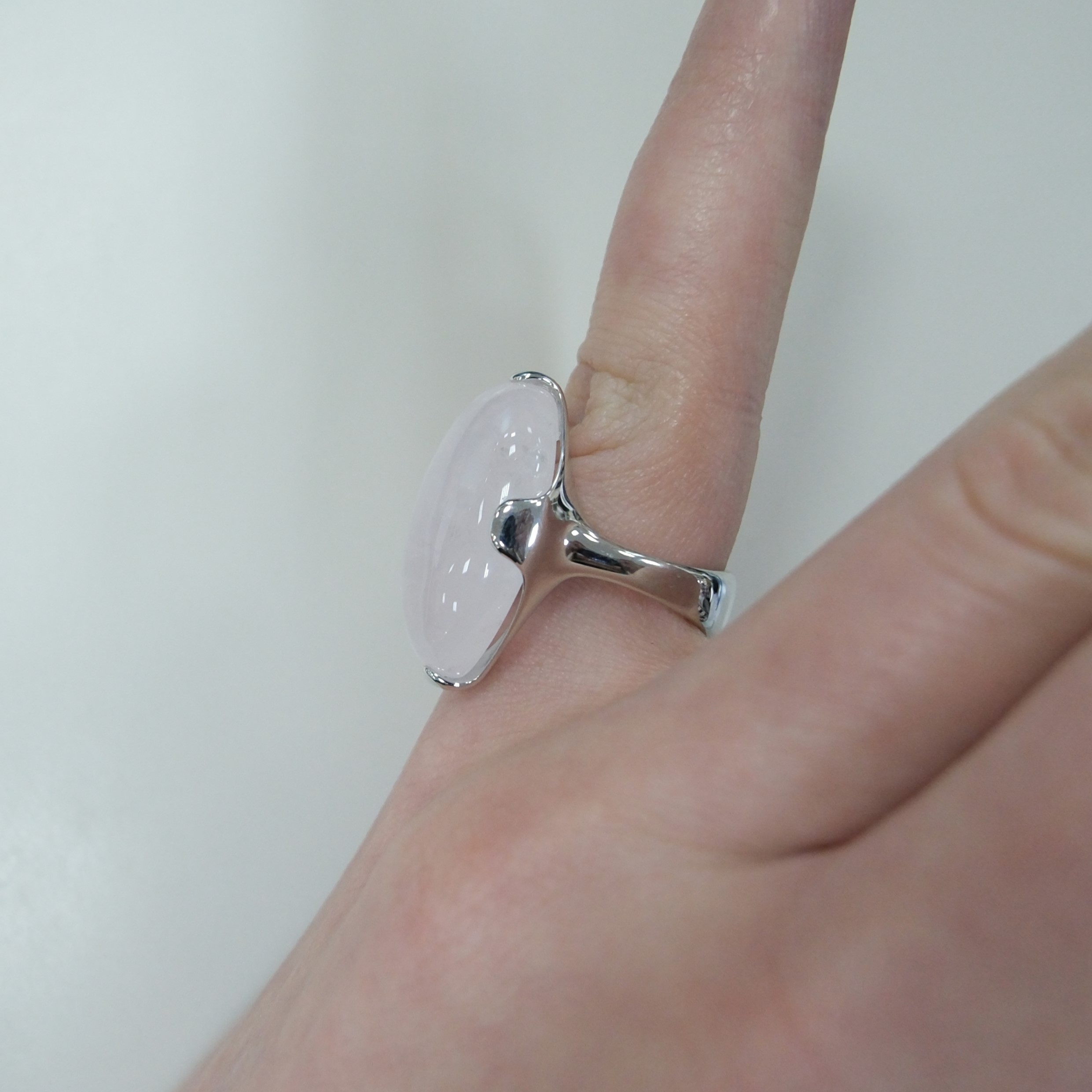 Серебряное кольцо с розовым кварцем